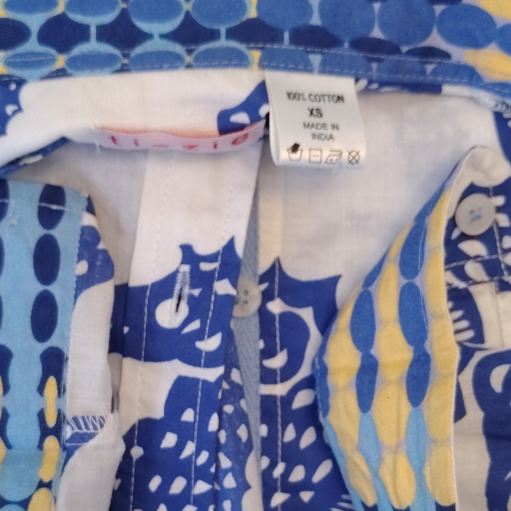 NWT TIZZIE SEAHORSE COTTON 3/4 SLV BUTTON UP FLIP CUFF 3/4 TOP WOMEN'S Size XS. - Picture 4 of 8